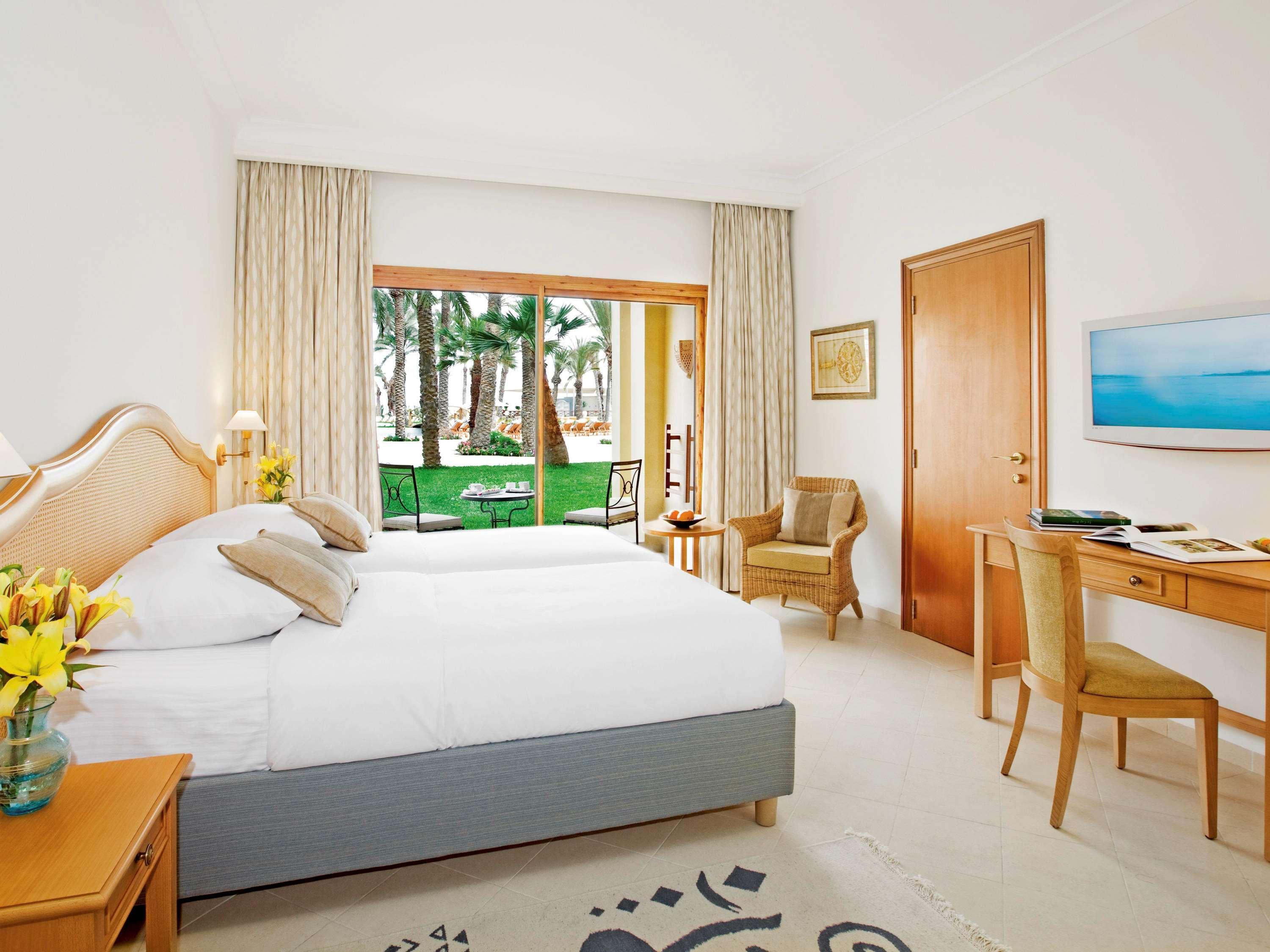 苏赛瑞享温泉水疗度假村 苏塞 外观 照片 A room at the Hilton Sharm El Sheikh