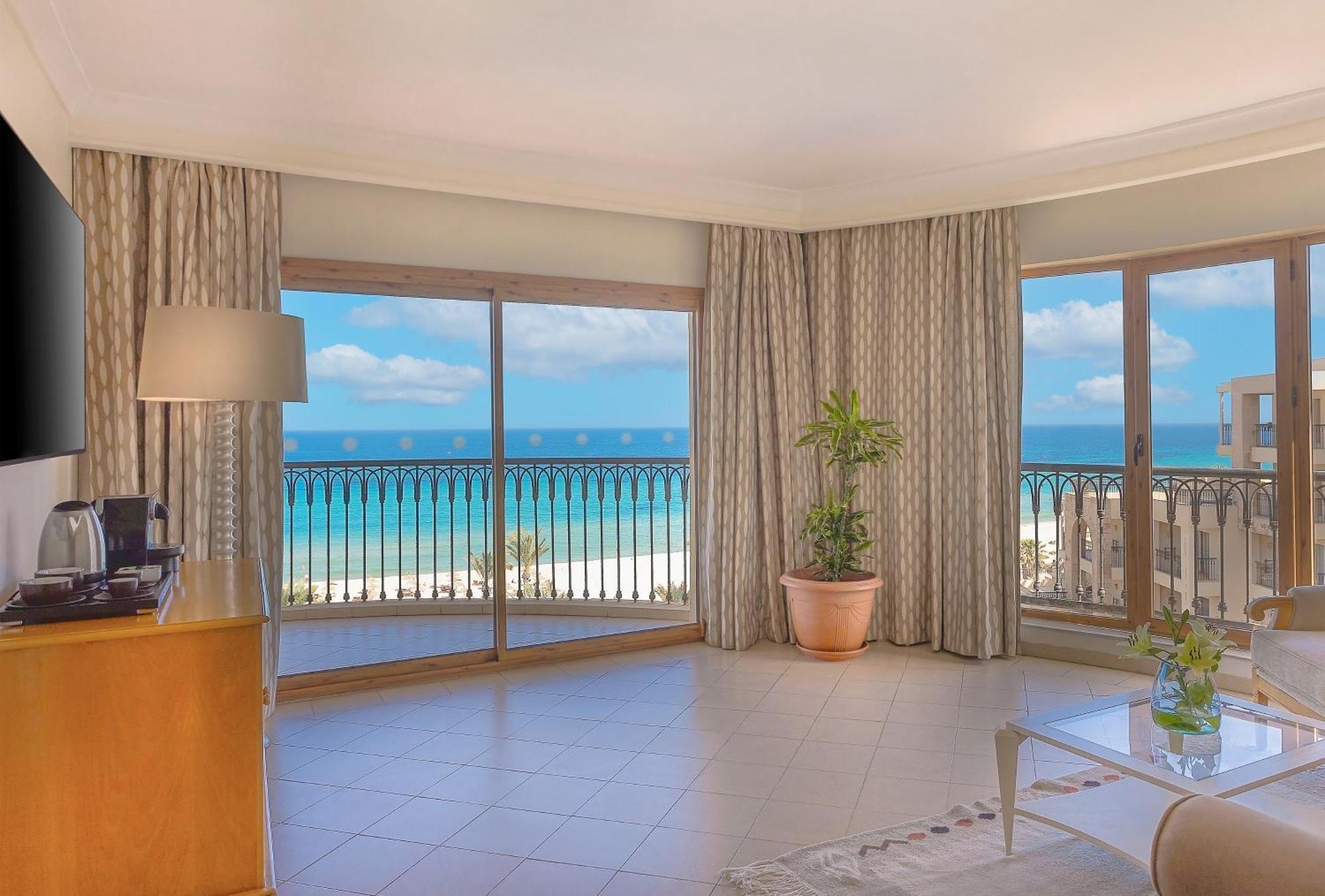 苏赛瑞享温泉水疗度假村 苏塞 外观 照片 A suite at the Hilton Tel Aviv
