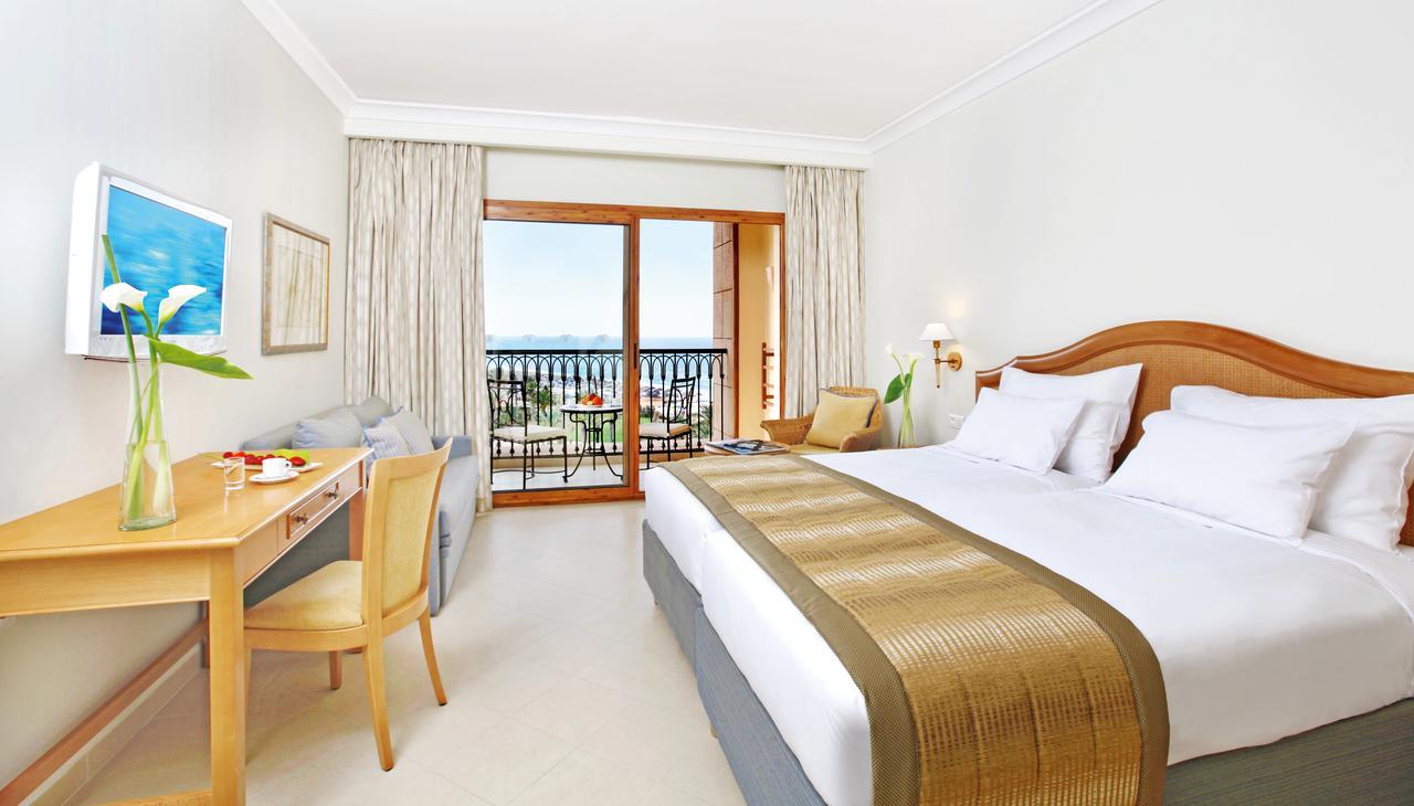 苏赛瑞享温泉水疗度假村 苏塞 客房 照片 A typical room at the hotel